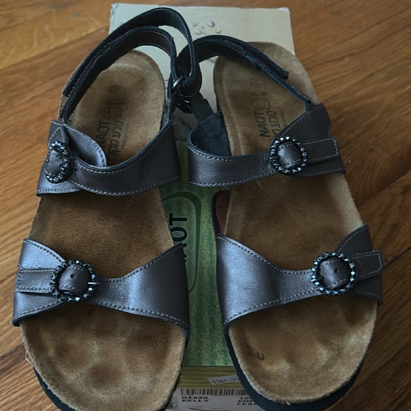 Naot Kelly Copper Leather sandals with cute rhinestone details on buckles - Picture 2 of 4
